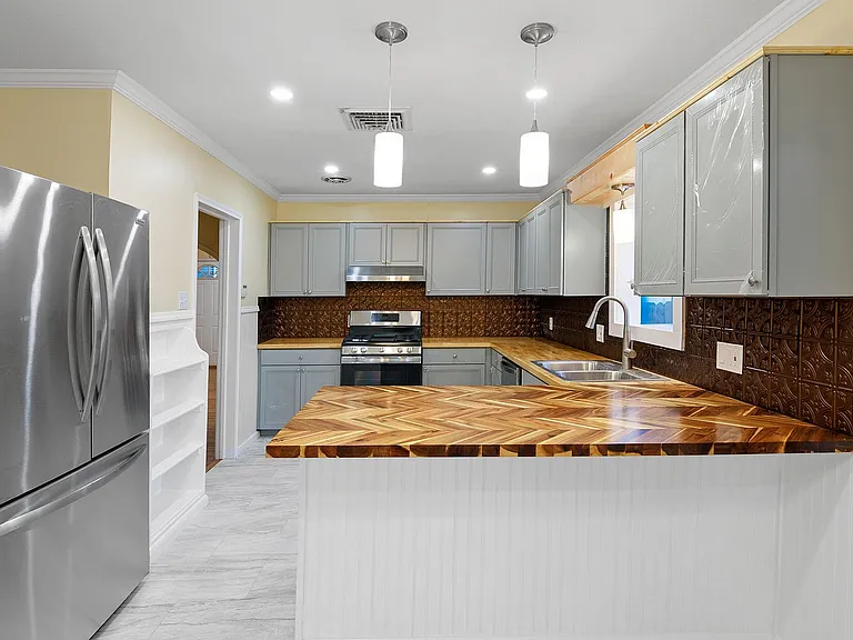 406 Southern St — Photo 23