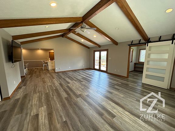 2nd image of 320 N Sunset St