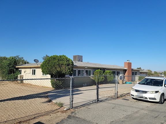 3rd image of 15930 Manzanita St