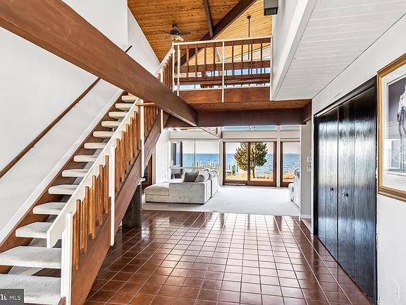 5th image of 241 Prospect Bay Dr W