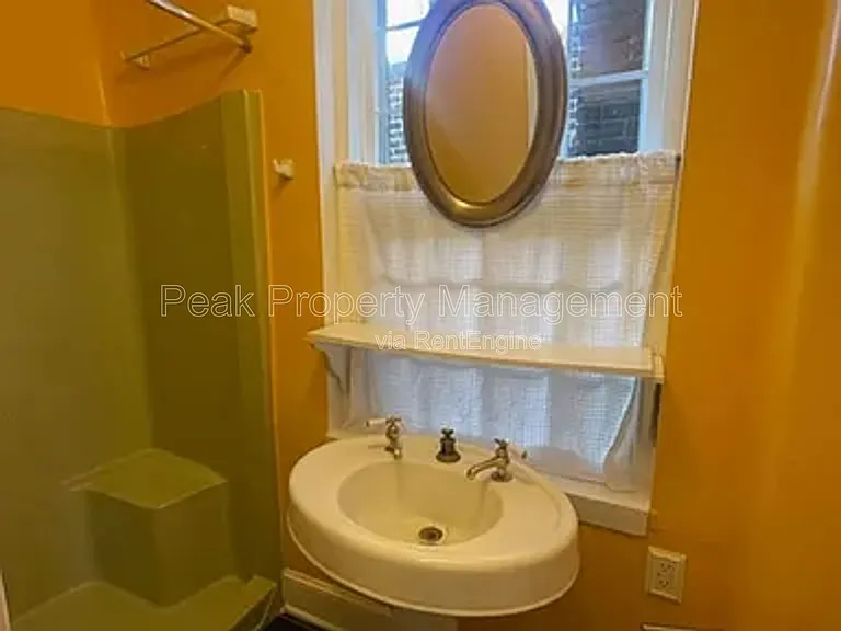 216 N 32nd St #A — Photo 25
