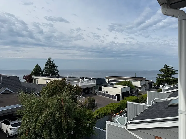 15154 Beachview Ave #26347 — Photo 1