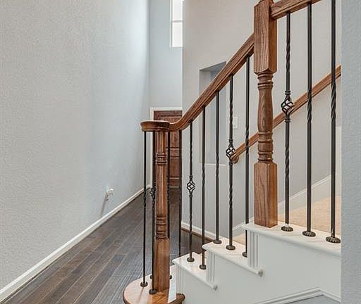 4th image of 2233 Highland Villa Ln