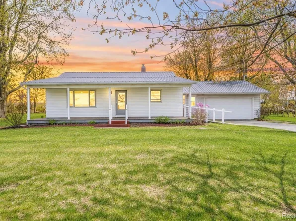 8531 S Waldron Rd, Pittsford, MI 49271