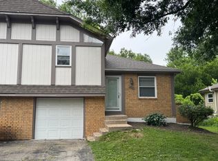1414 E Haven Ln, Olathe, KS 66062