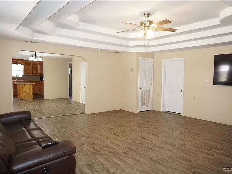 15505 Ebony St — Photo 6