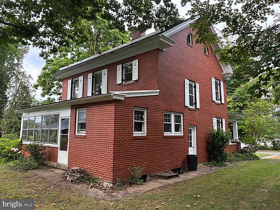 4th image of 416 S Church St