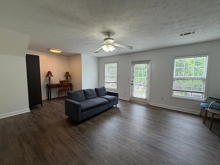 1477 N Donahue Dr #3901 — Photo 7