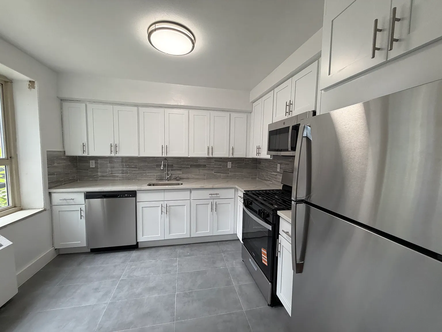 71st Cres, Fresh Meadows — Photo 2