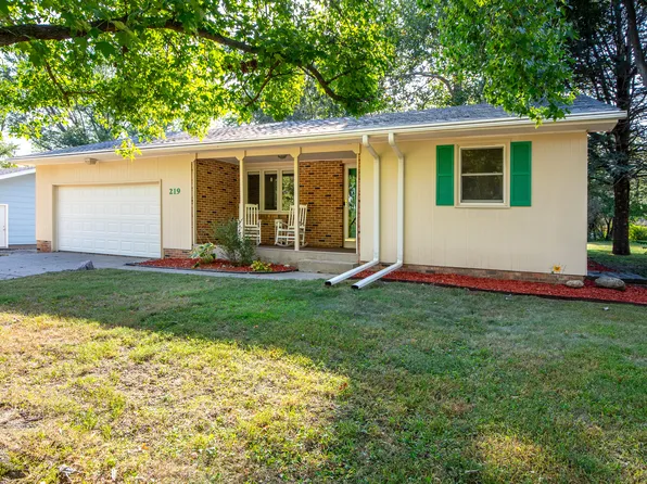 219 Beedle Dr, Ames, IA 50014