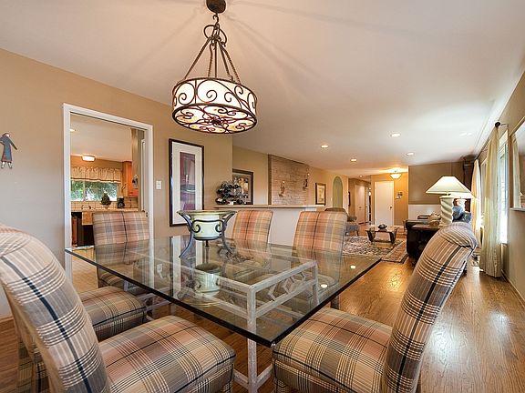 5th image of 1475 Crystal Dr