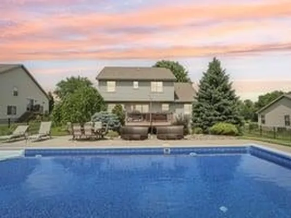 411 Sunset Dr, Lodi, WI 53555