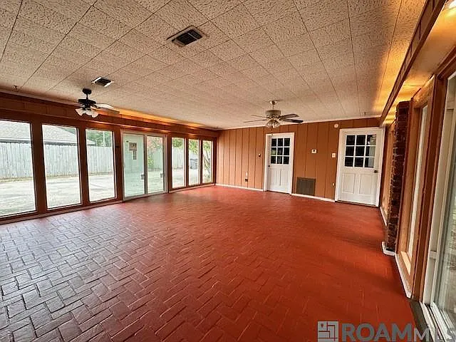 5840 Parkforest Dr — Photo 12