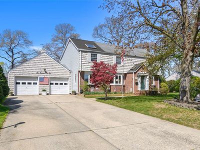 541 Richland Boulevard, Brightwaters, NY, 11718