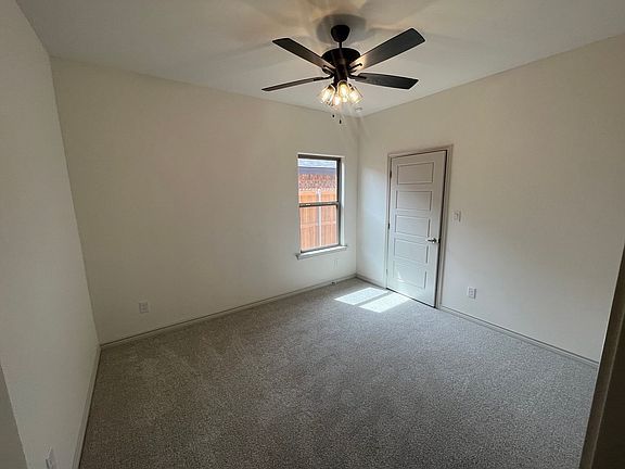 5th image of 5401 Lamont Ave