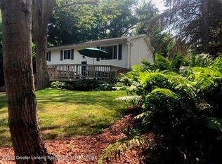 6676 Crestview Dr, Laingsburg, MI 48848