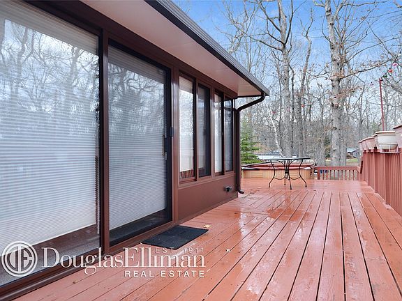 5th image of 1090 Cedarfields Dr