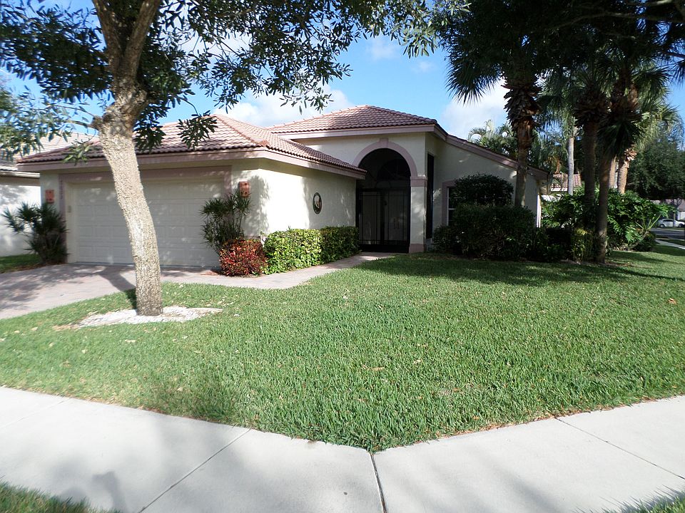 Large corner Lot on Quiet st