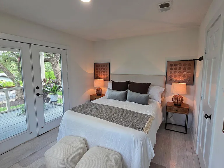 2802 De Soto Dr — Photo 16