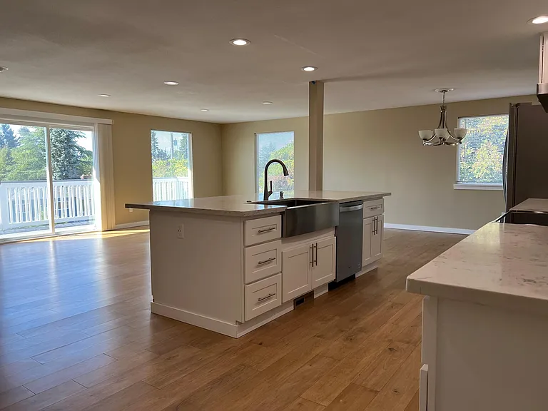 1333 N Heatherwood W — Photo 11