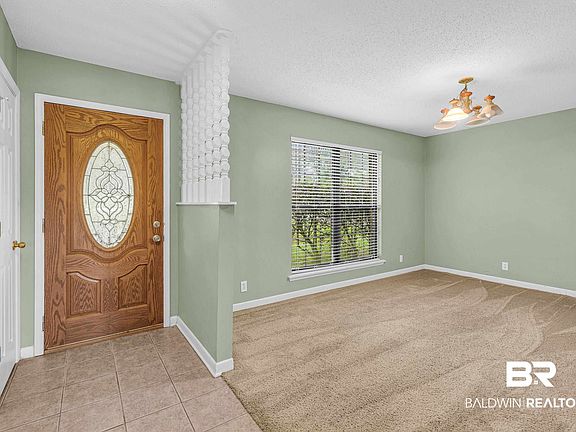 4th image of 225 Denise Ln