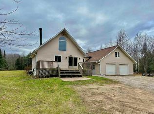 2011 F Rd, Bark River, MI 49807