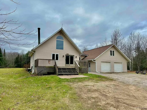 2011 F Rd, Bark River, MI 49807