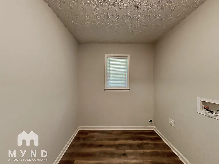 2728 Columbia Dr — Photo 19