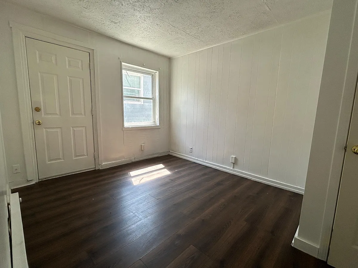 Building Photo - 855 Steffen Ave #3