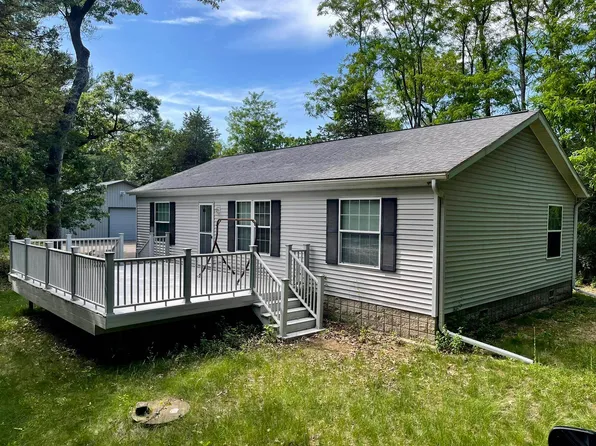 W6663 Czech Ave, Neshkoro, WI 54960