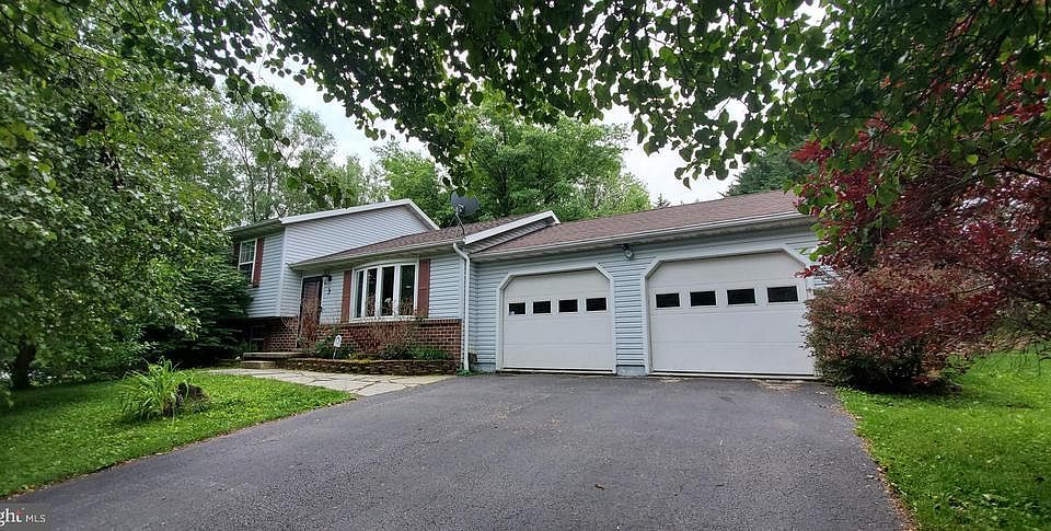 1st image of 3 Wineberry Dr