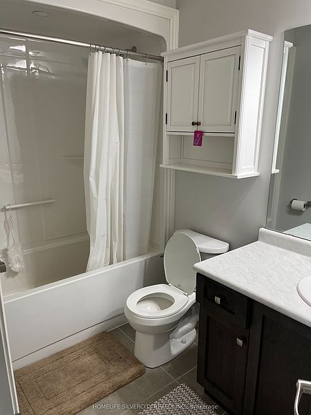 Pelham Townhouse for rent - 3 Bedrooms — photo 11