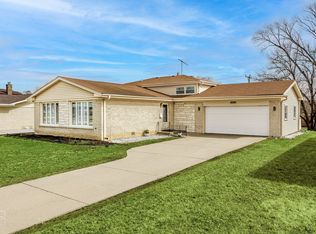 3N505 Crown Rd, Elmhurst, IL 60126