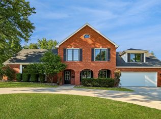 3805 Brentwood Dr, Des Moines, IA 50312