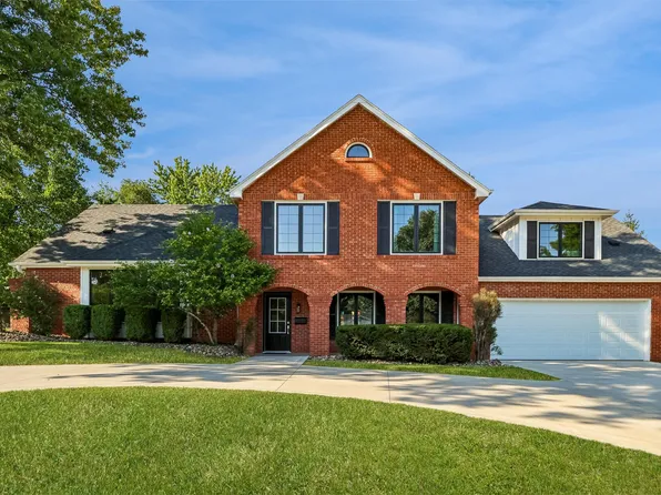 3805 Brentwood Dr, Des Moines, IA 50312