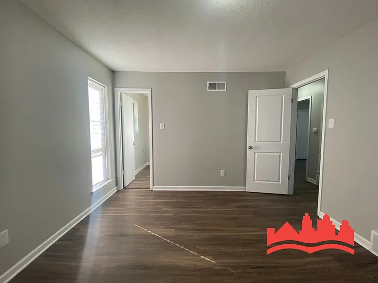 5095 Corkwood Dr — Photo 4