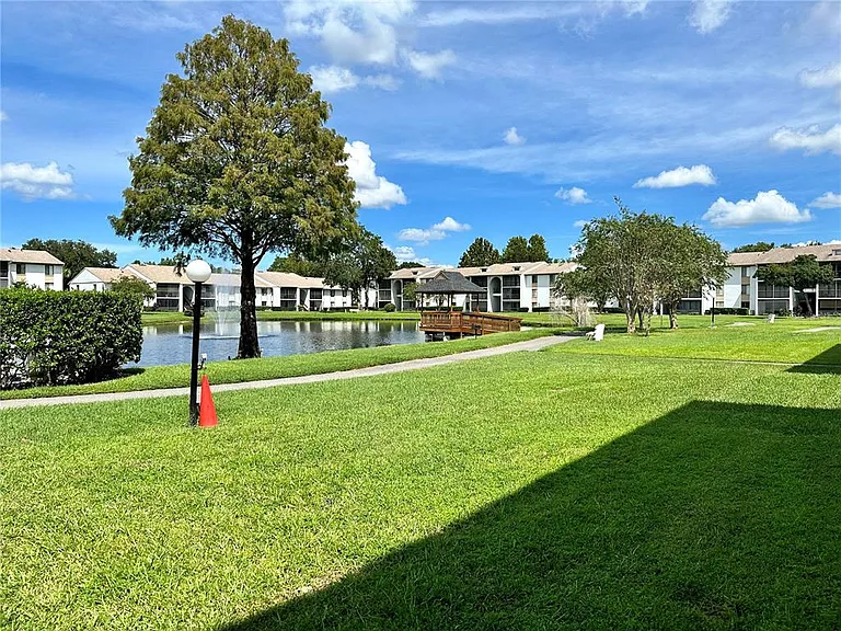 8205 Sun Spring Cir #B1 — Photo 13