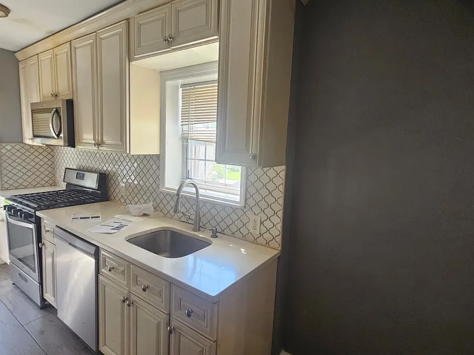 218 Princeton St #1