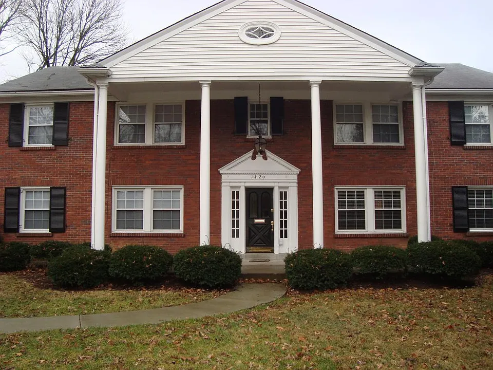 1420 Eastern Pkwy #4