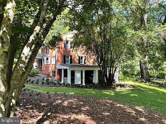 2nd image of 10015 Saddle Rd