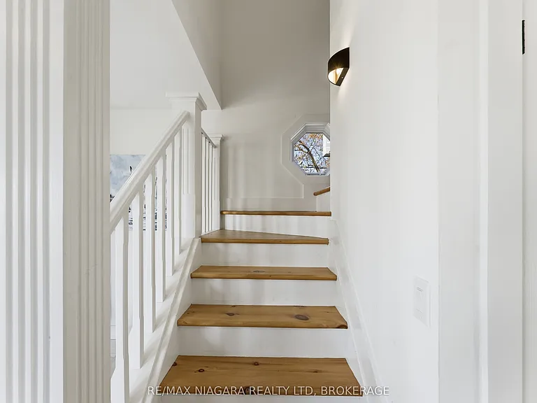 616 Lakeshore Rd — Photo 22