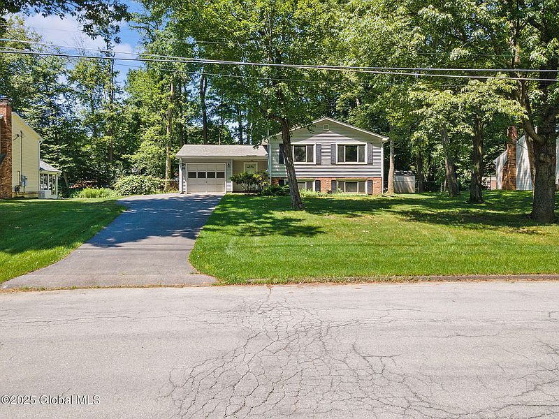 2nd image of 26 Grissom Drive