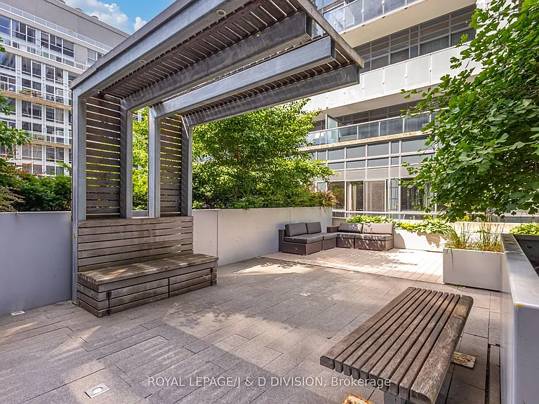 1030 King St W #435 — Photo 38