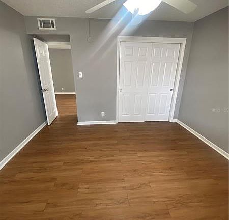 5th image of 209 Columbia Dr #1