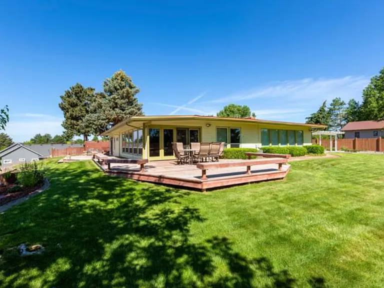 419 Mountain View Dr — Photo 3