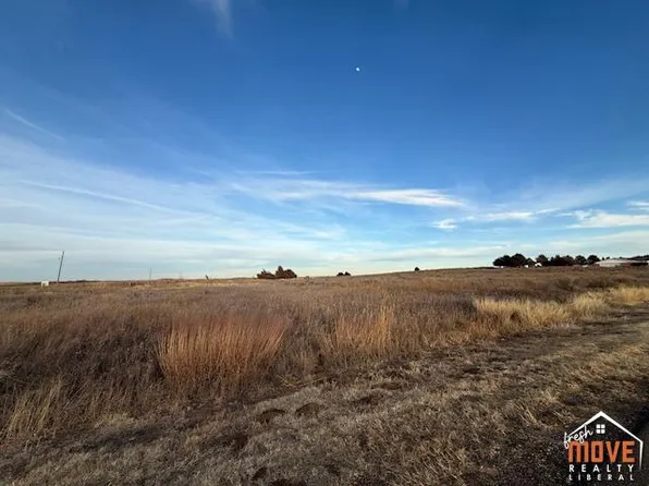 1829 Hillside Dr, Liberal, KS 67901