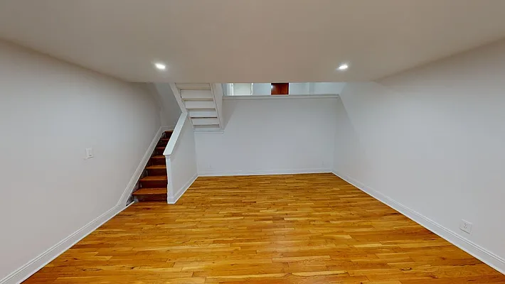 Rented by AZ REALTY NYC LLC | media 8