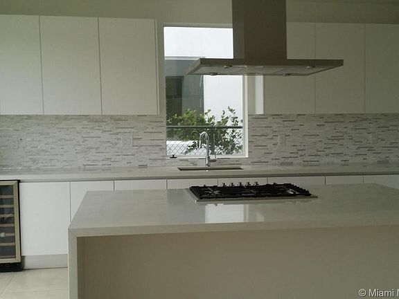 2nd image of 9719 NW 75th Ter #Mr