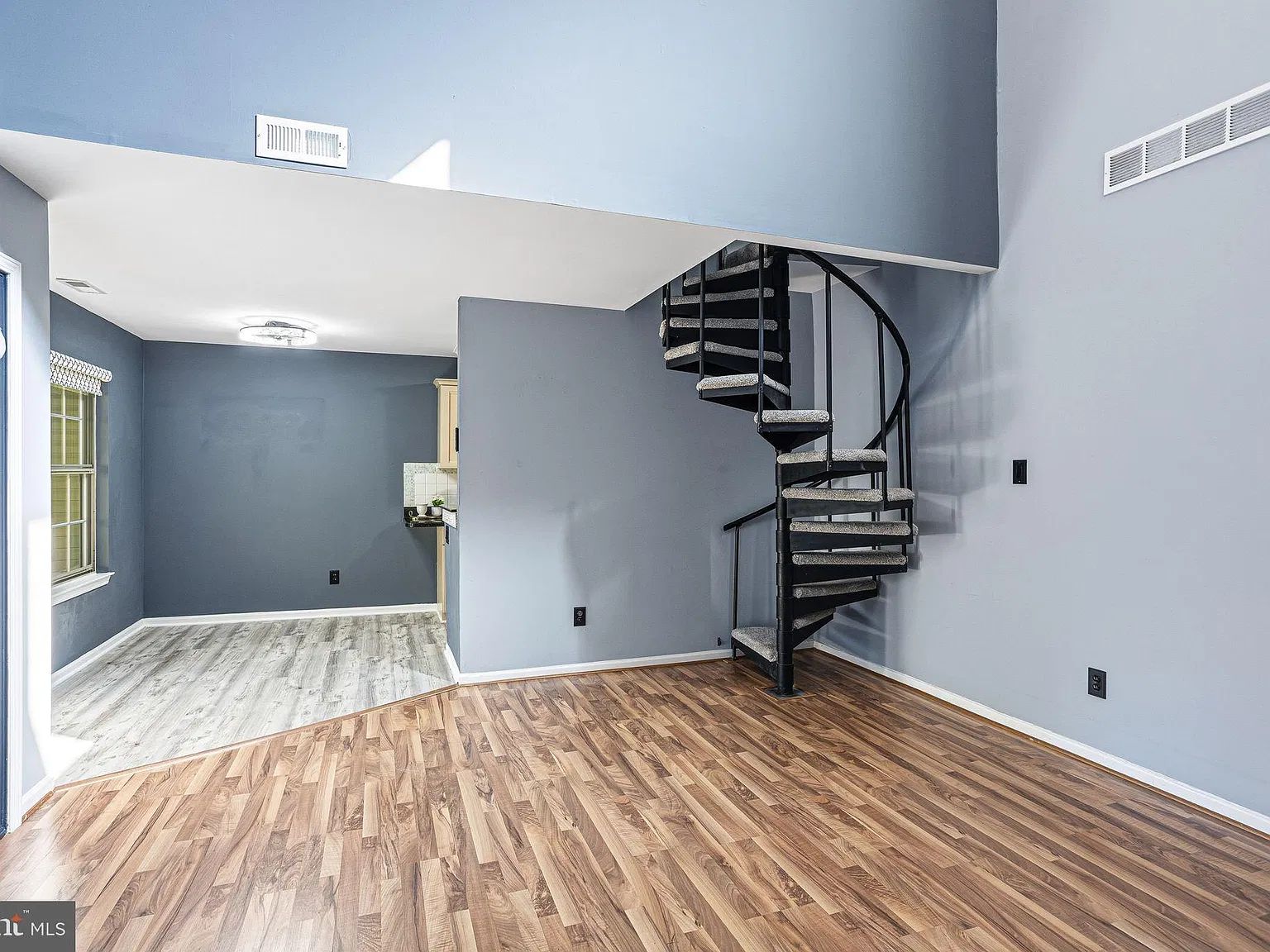 2 bed, 2.0 bath, 1101 sqft, $2,850 — Photo 4