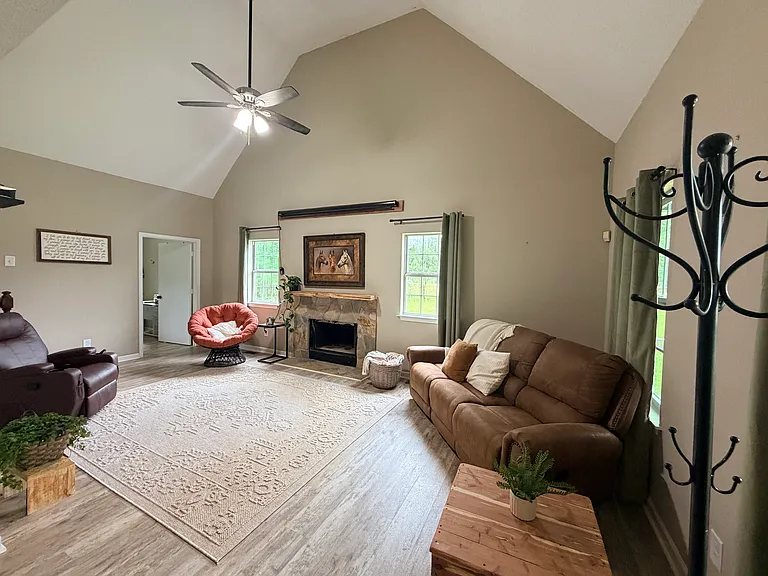 1392 Bucksnort Rd — Photo 9